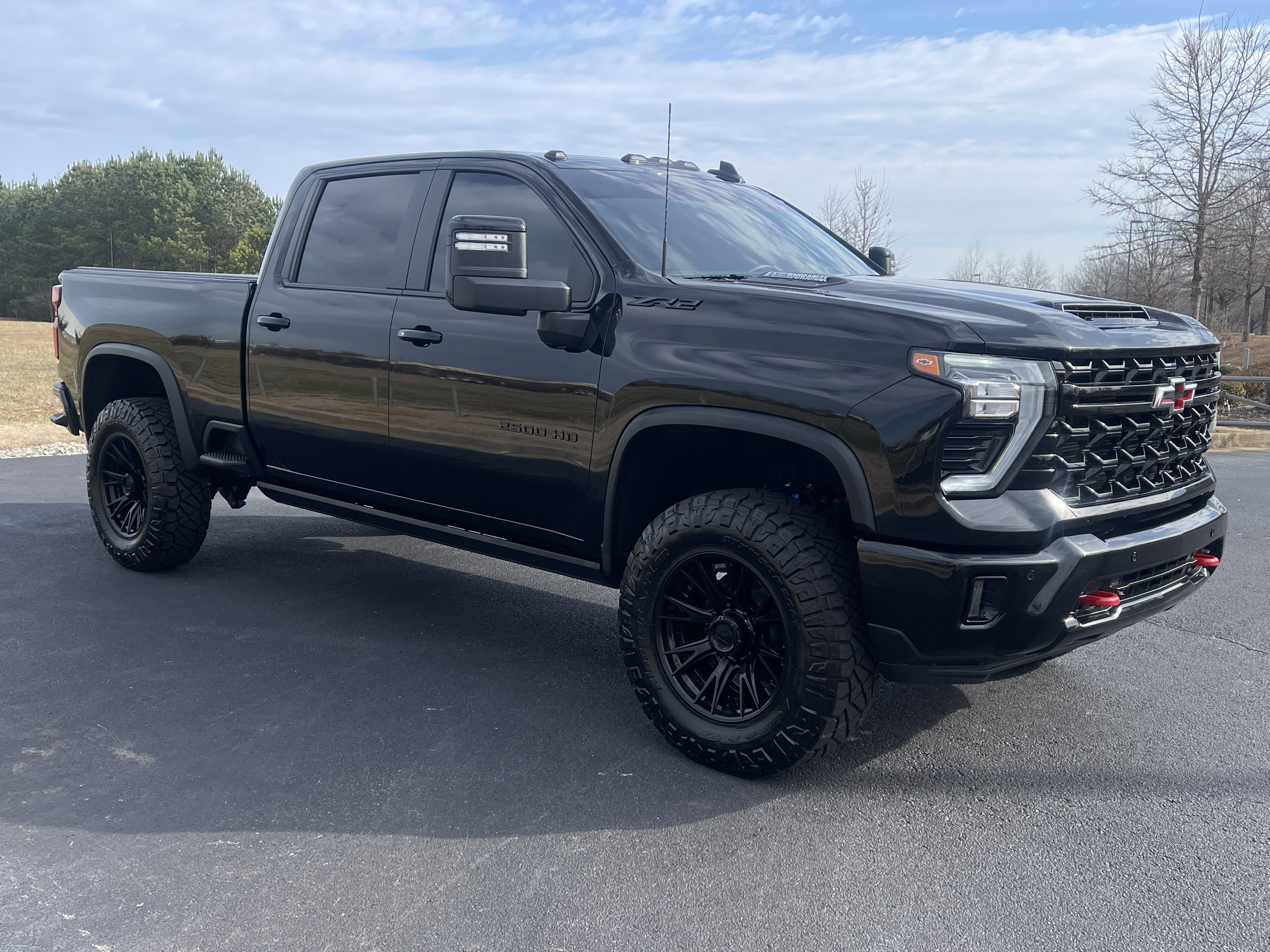 Used 2025 Chevrolet Silverado 2500 ZR2 w/ Technology Package video 2