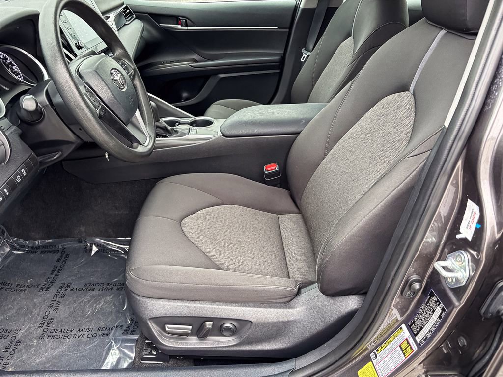 Used 2022 Toyota Camry LE image 15