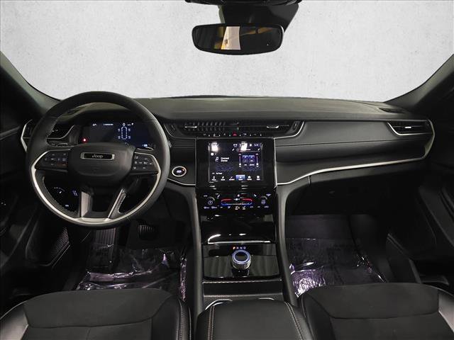 Used 2024 Jeep Grand Cherokee L Altitude image 12