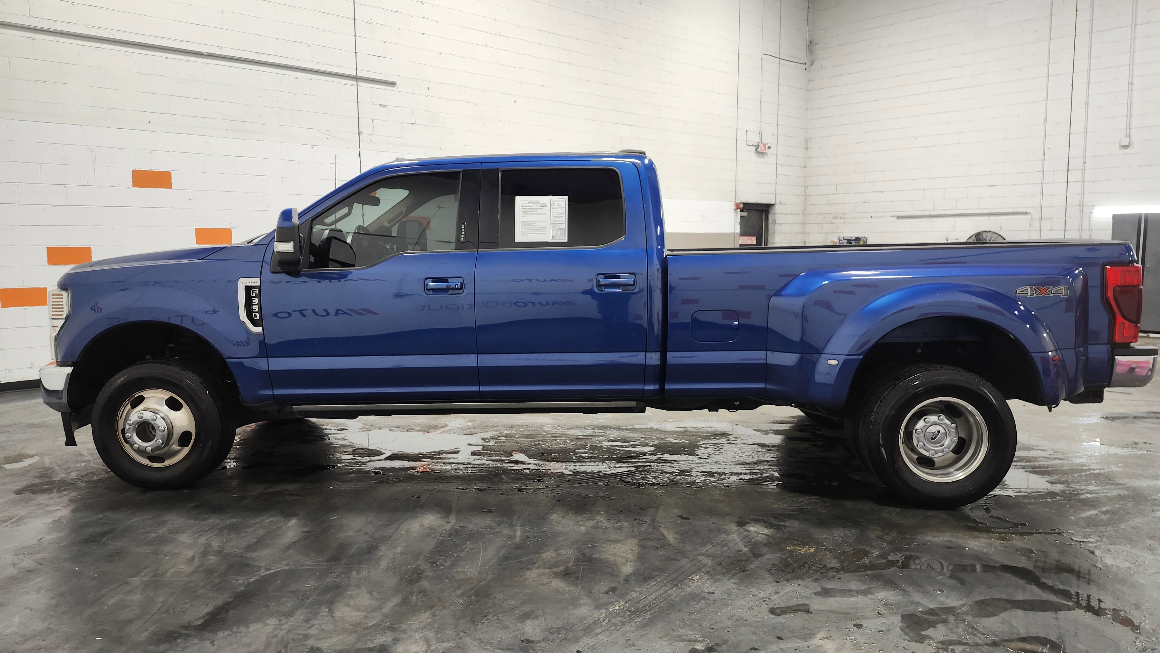 Used 2022 Ford F350 Lariat w/ Lariat Ultimate Package image 14