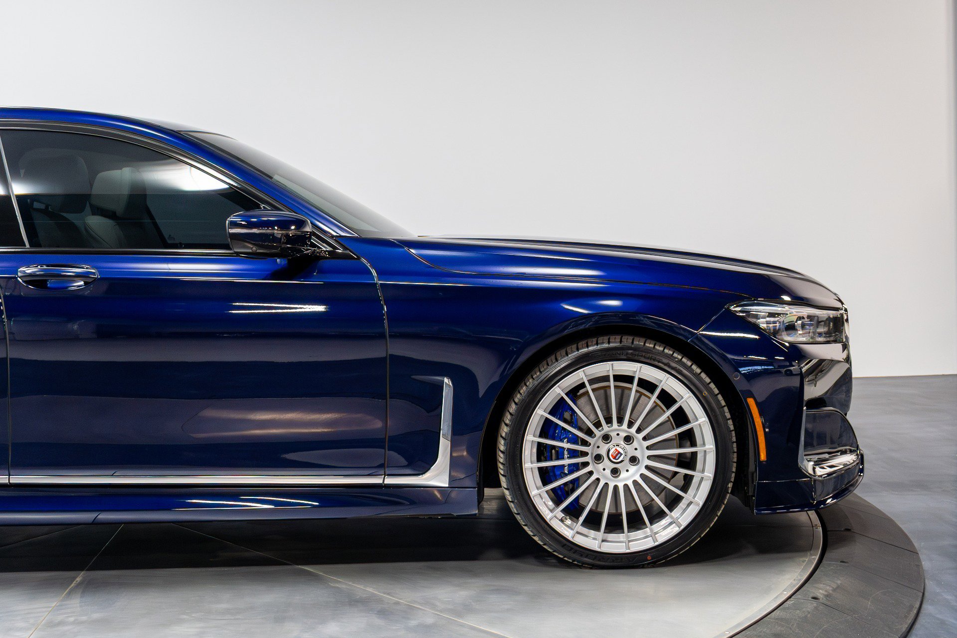 Used 2020 BMW ALPINA B7 xDrive w/ Interior Design Package image 19