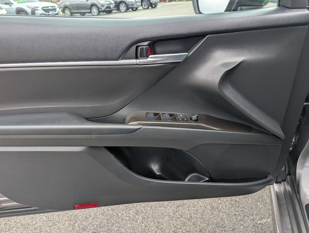 Used 2023 Toyota Camry SE FWD image 13