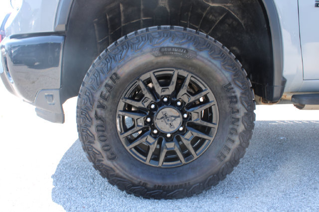Used 2024 Chevrolet Silverado 2500 ZR2 w/ Technology Package AWD/4WD image 36