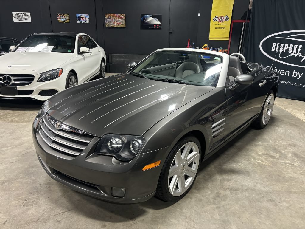 Used 2005 Chrysler Crossfire Limited RWD image 2