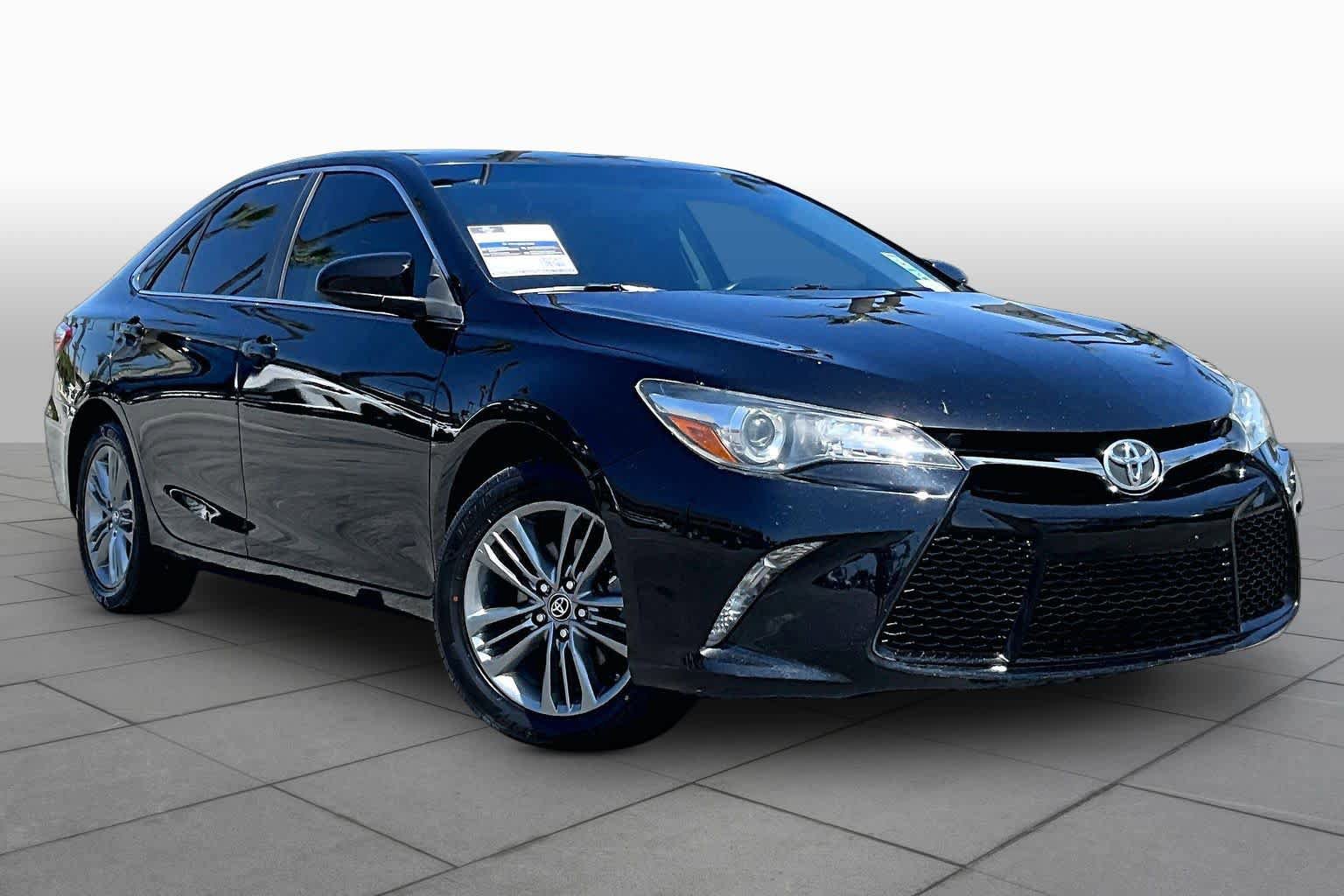 Used 2017 Toyota Camry LE FWD image 2