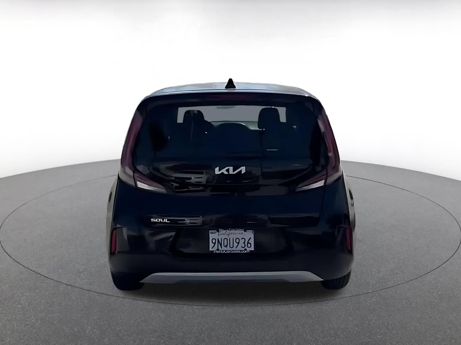 Used 2025 Kia Soul LX w/ LX Technology Package FWD image 12