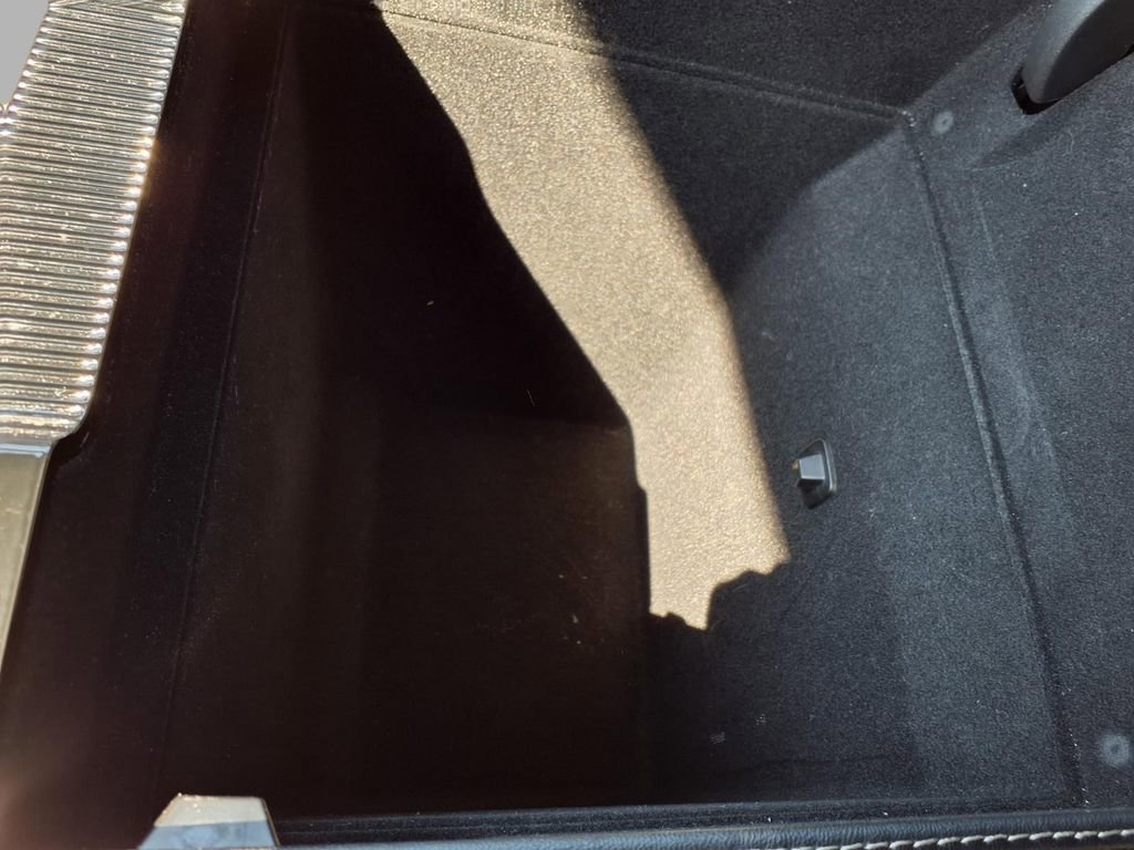 Used 2024 Jeep Wagoneer Series II w/ Flexible Seating Group image 12