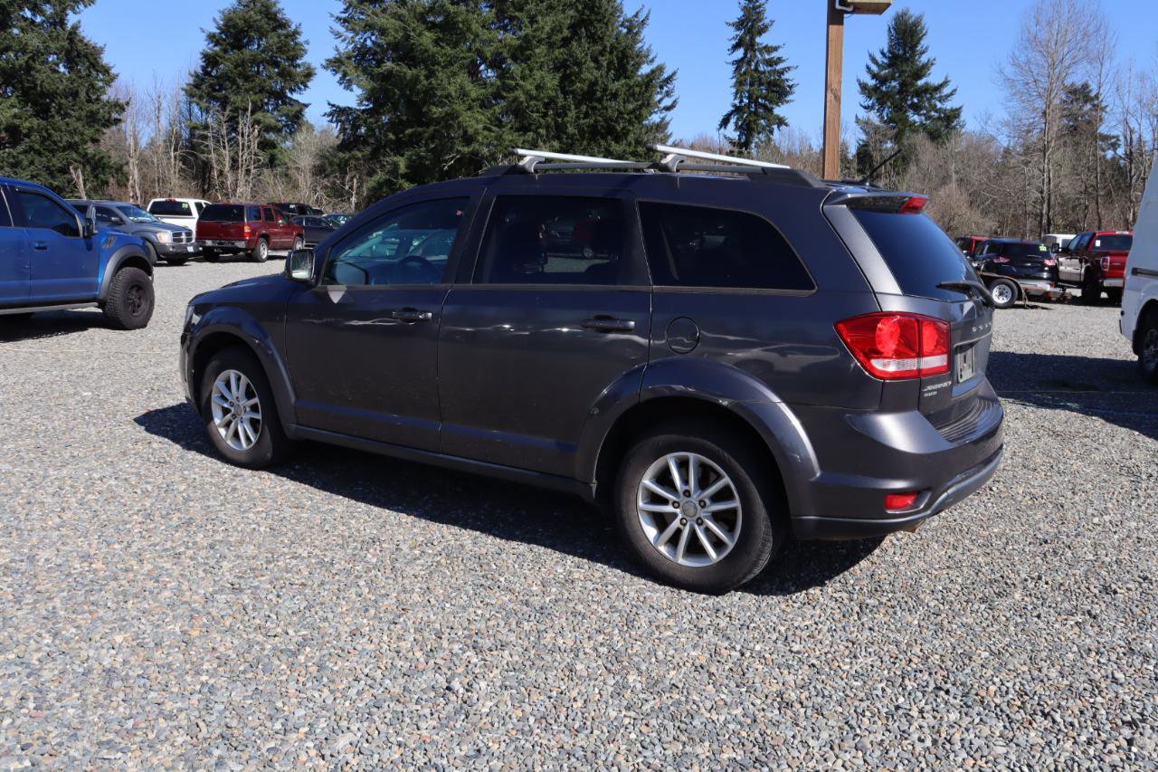 Used 2014 Dodge Journey SXT w/ Flexible Seating Group image 4