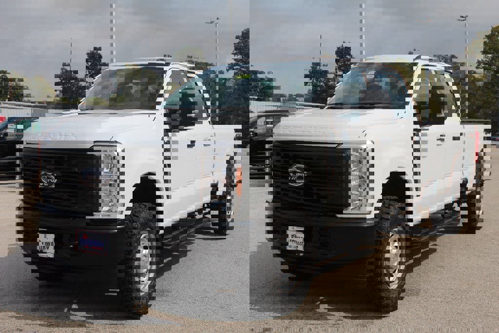 New 2026 Ford F250 XL w/ XL Off-Road Package image 3