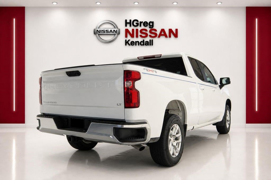 Used 2024 Chevrolet Silverado 1500 LT AWD/4WD image 6