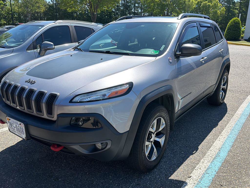 Used 2018 Jeep Cherokee Trailhawk w/ Comfort/Convenience Group AWD/4WD image 1