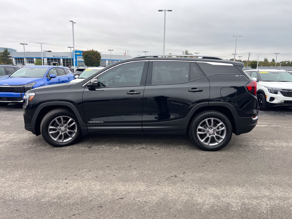 Used 2022 GMC Terrain SLT w/ Tech Package AWD/4WD image 6
