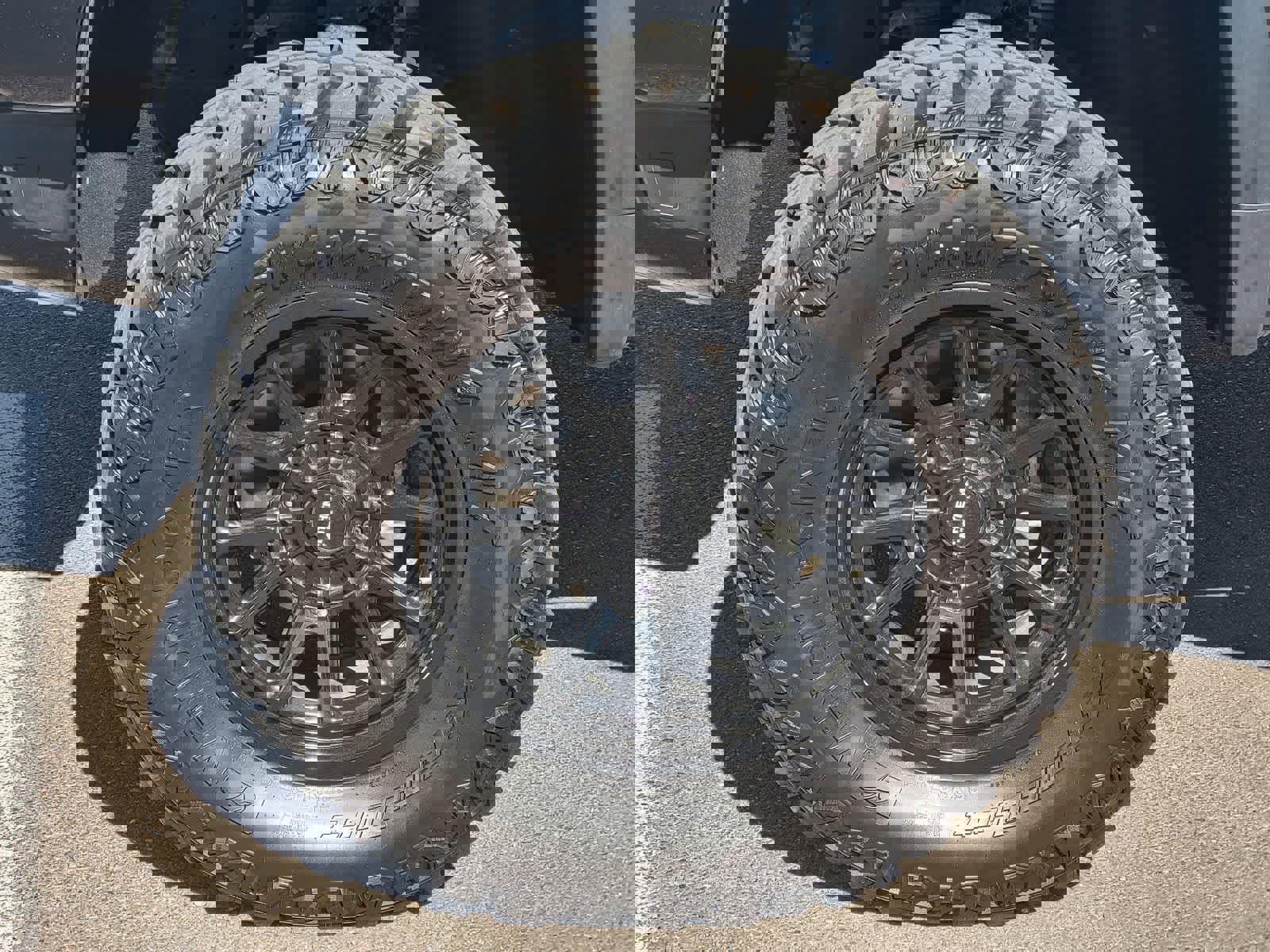 Used 2023 Chevrolet Silverado 1500 ZR2 w/ Technology Package image 8