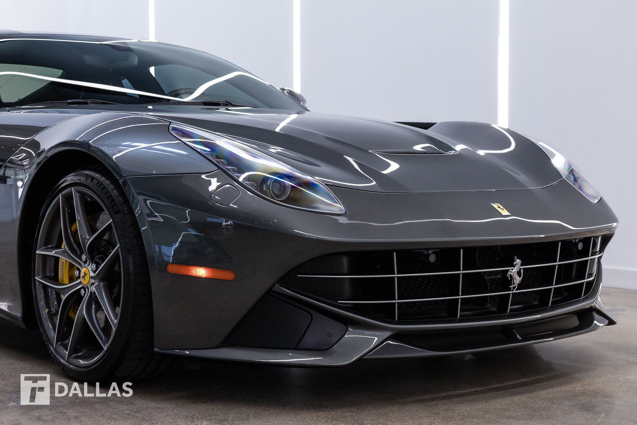 Used 2015 Ferrari F12 Berlinetta RWD image 24