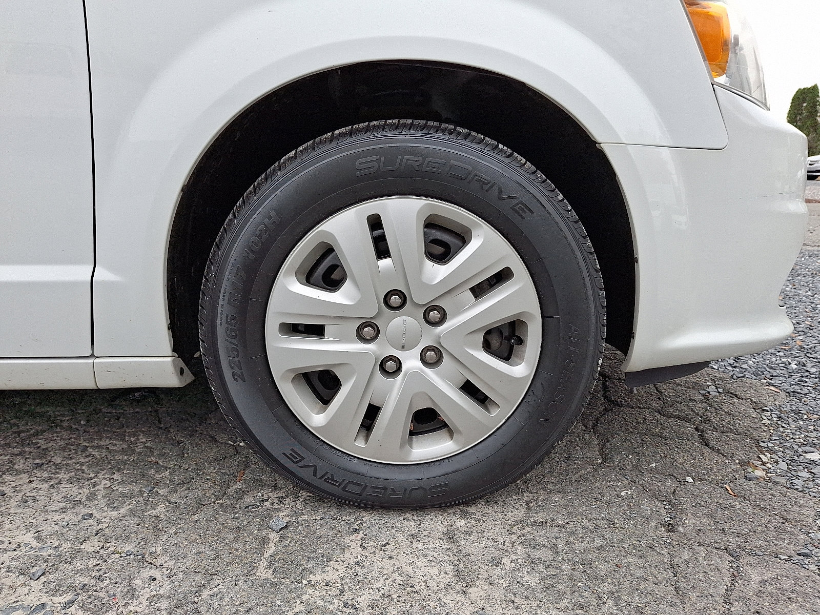 Used 2018 Dodge Grand Caravan SE w/ UConnect Hands-Free Group image 9