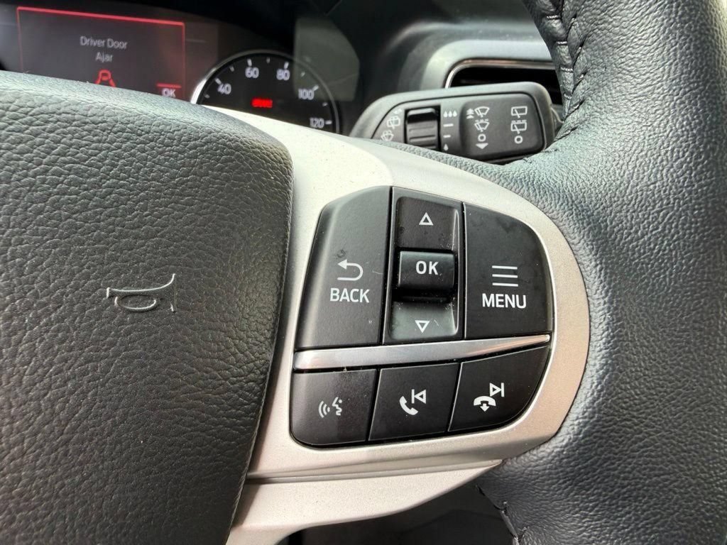 Used 2023 Ford Explorer XLT w/ Equipment Group 202A AWD/4WD image 17