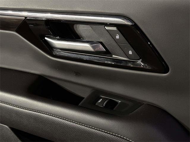 Used 2025 Chevrolet Suburban Premier image 20