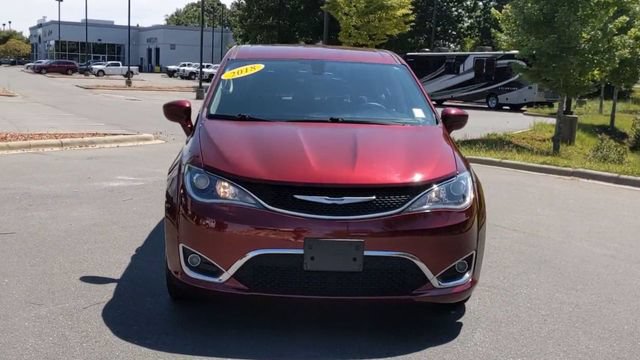 Used 2018 Chrysler Pacifica Touring Plus w/ Tire & Wheel Group FWD image 7