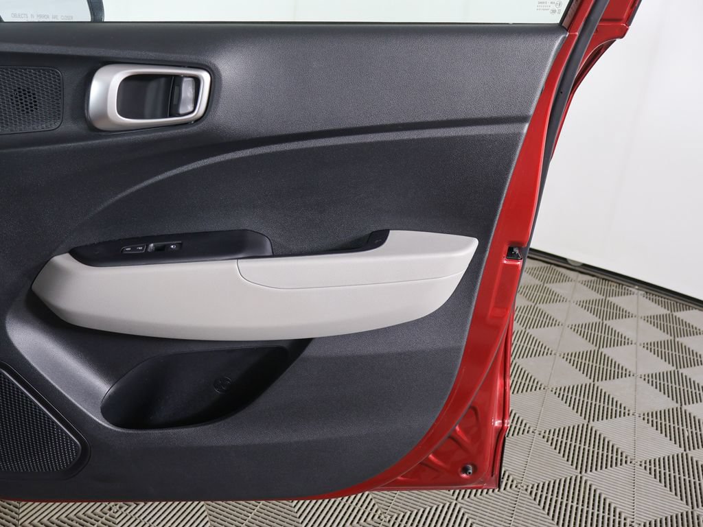 Certified 2024 Hyundai Venue SEL FWD image 20