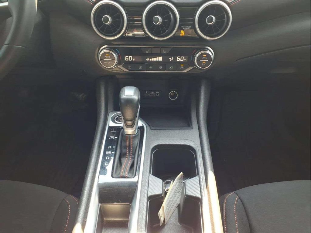 Used 2025 Nissan Sentra SR FWD image 11