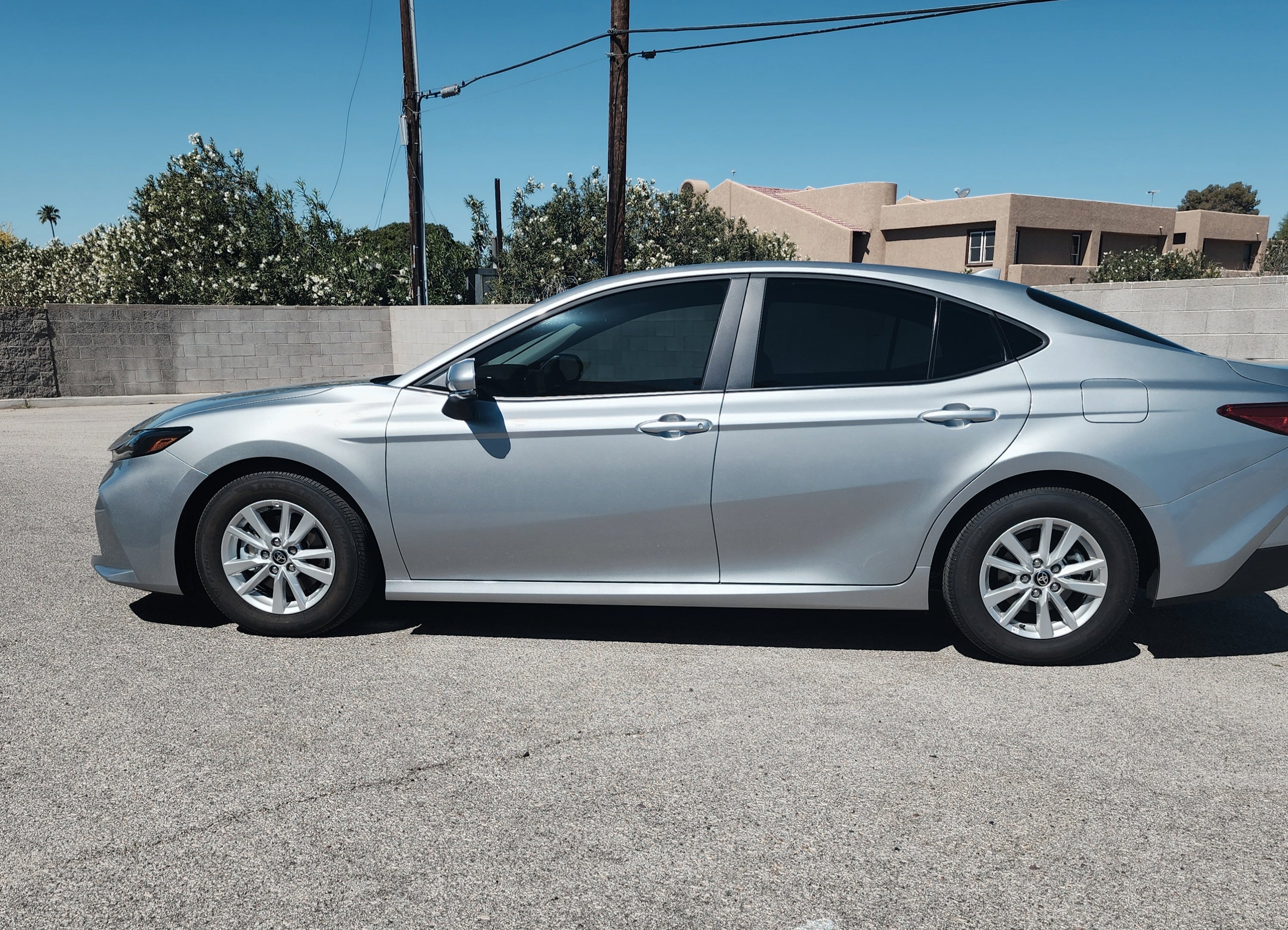 Used 2025 Toyota Camry LE image 4