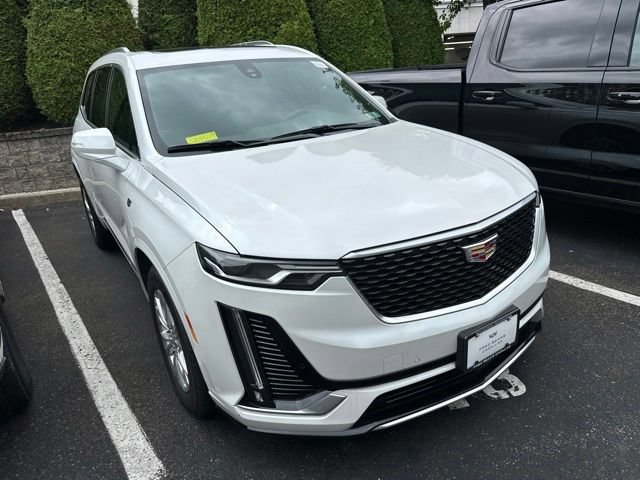 New 2025 Cadillac XT6 Luxury