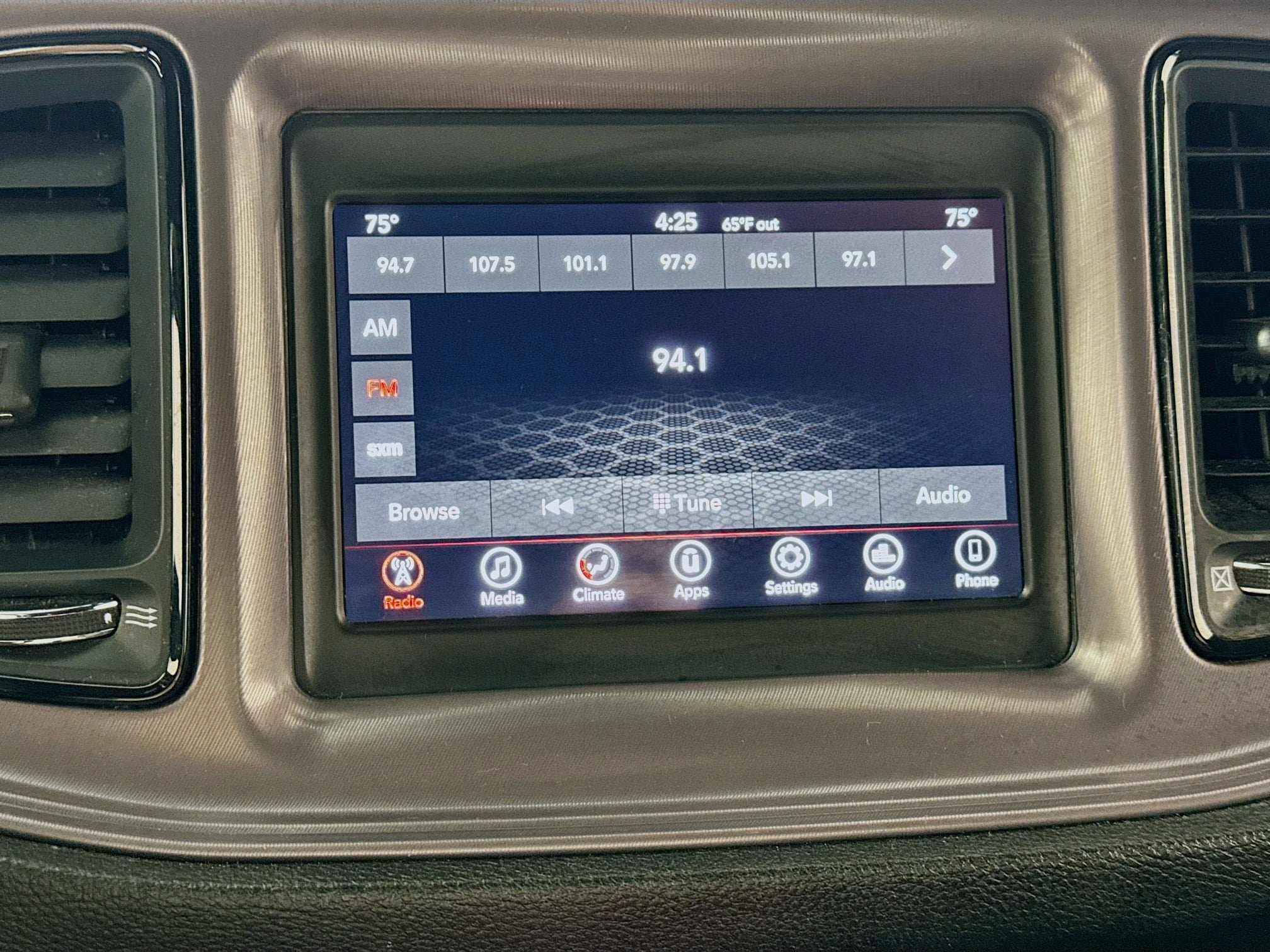 Used 2023 Dodge Challenger SXT RWD image 16