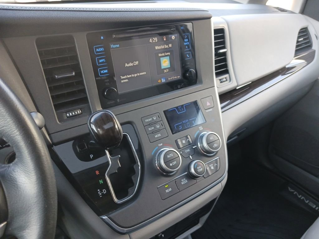 Used 2015 Toyota Sienna XLE Premium image 5