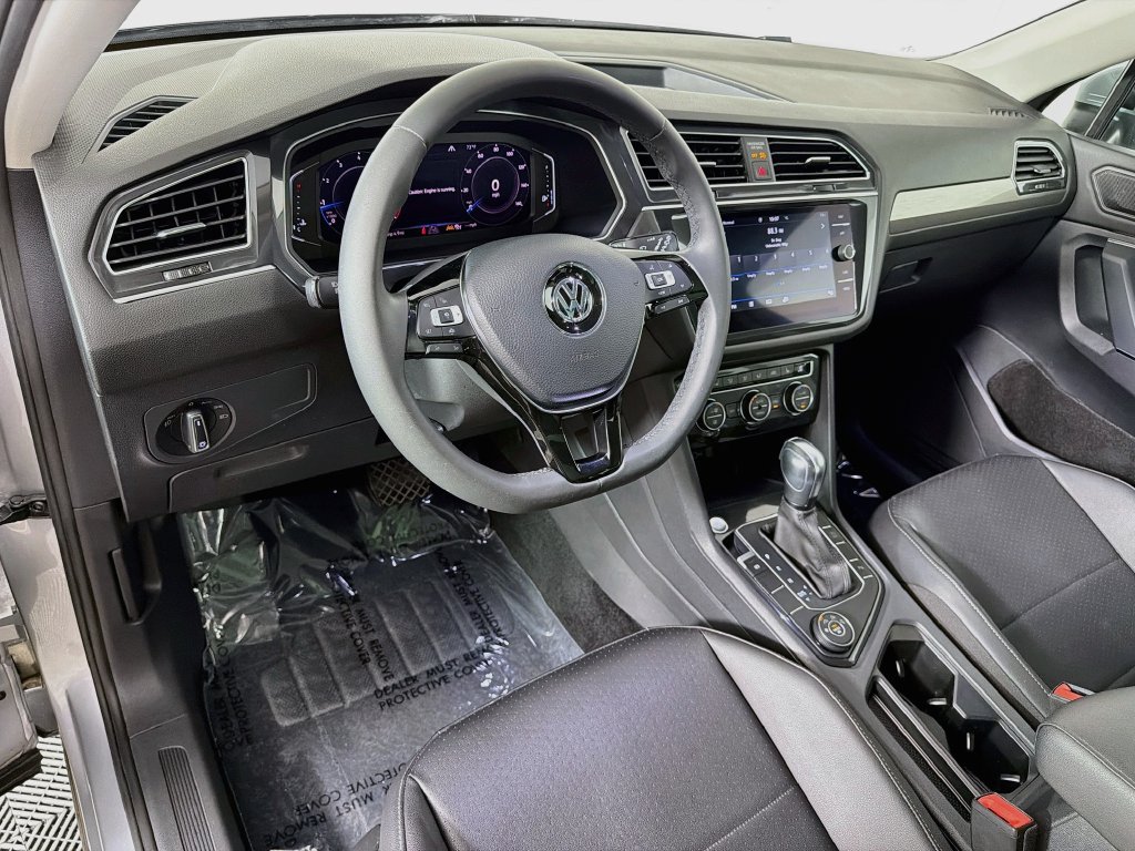 Used 2020 Volkswagen Tiguan SEL AWD/4WD image 9