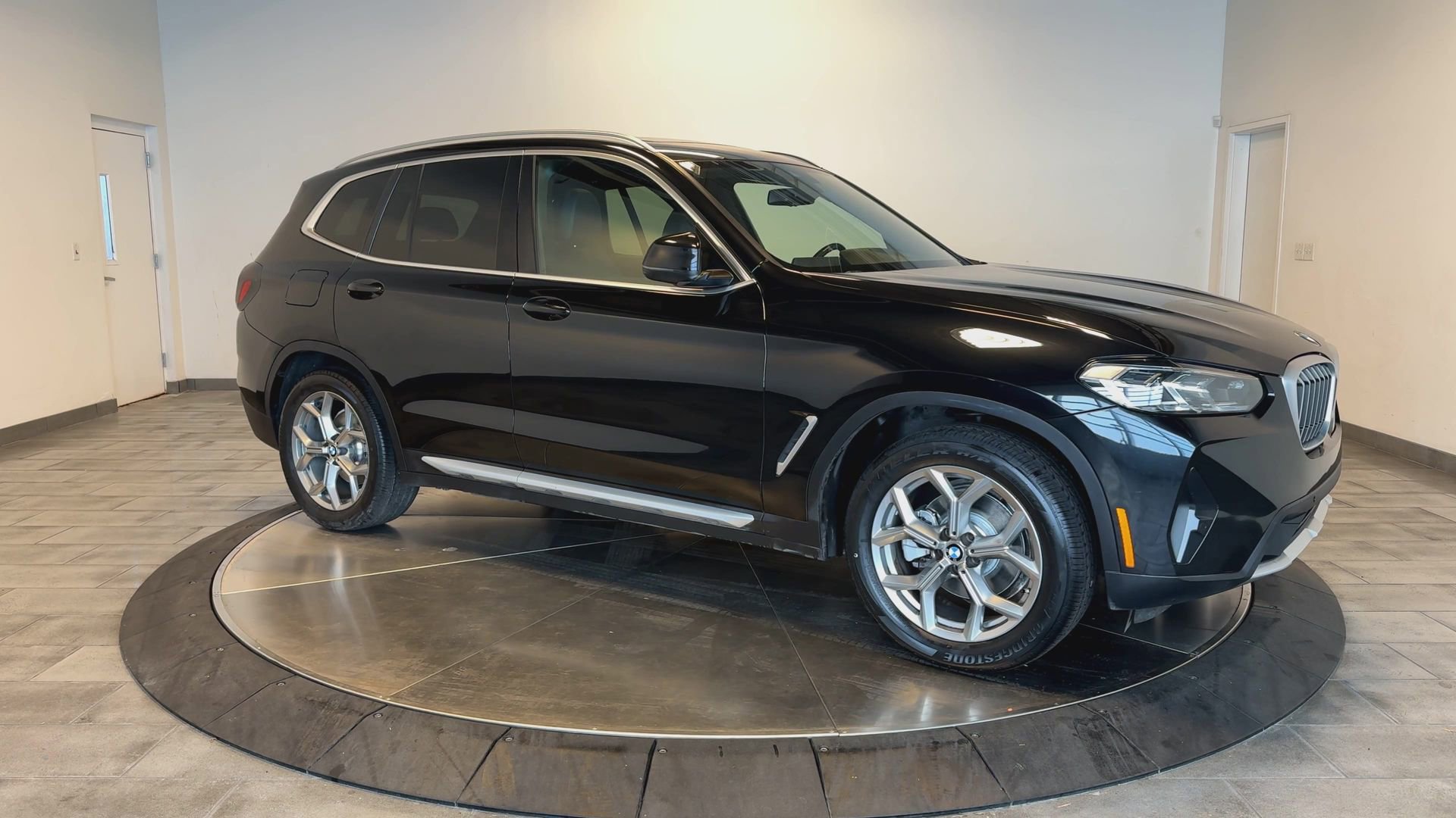 Used 2023 BMW X3 xDrive30i AWD/4WD image 2