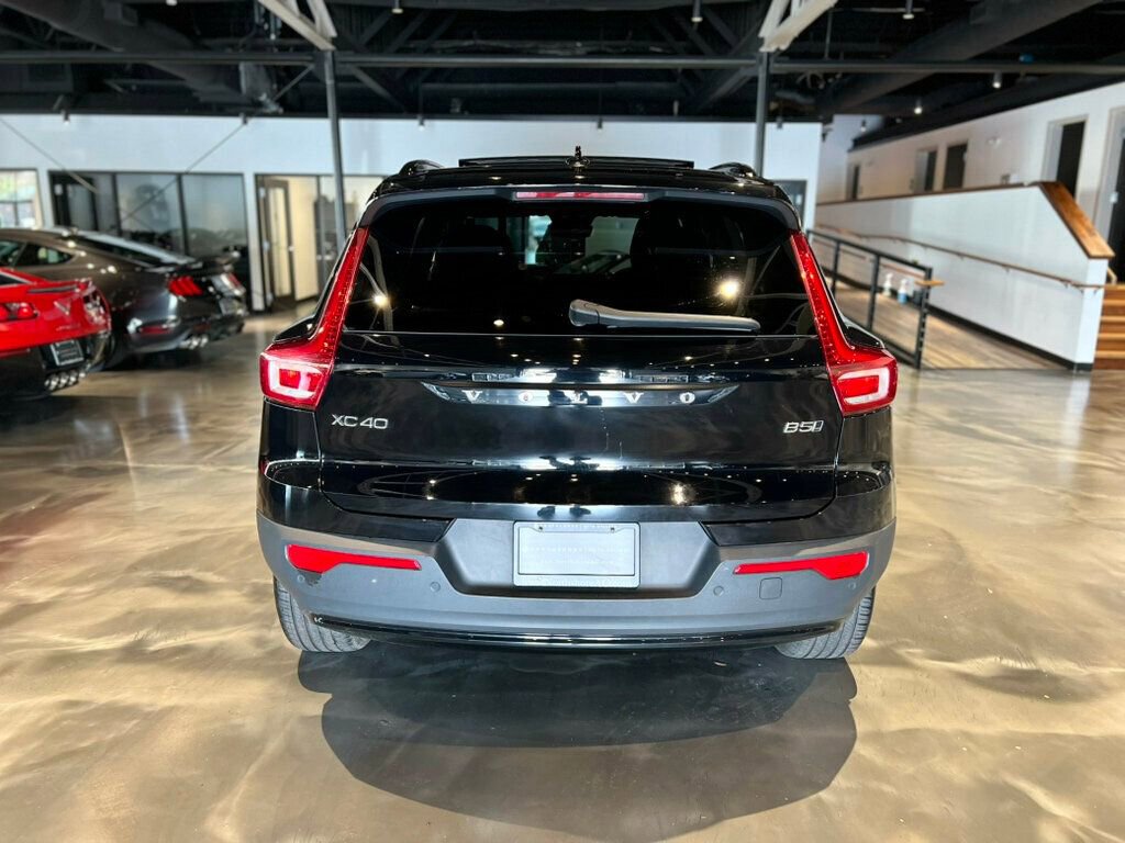 Used 2024 Volvo XC40 B5 Core image 4