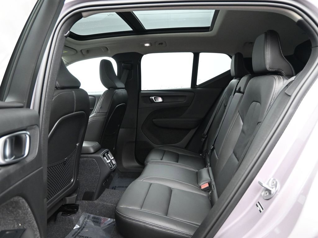 New 2026 Volvo XC40 B5 Ultra w/ Protection Package Premier image 24