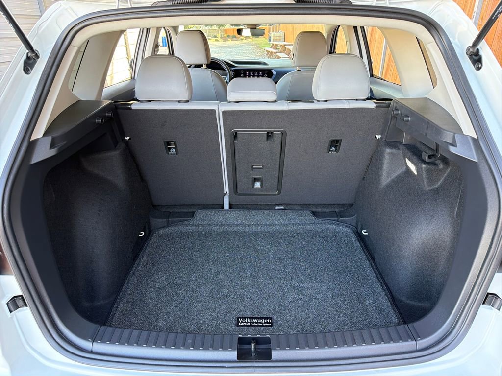 Used 2024 Volkswagen Taos SE w/ MDO Package image 31