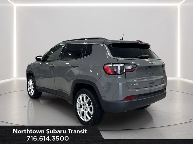 Used 2023 Jeep Compass Latitude AWD/4WD image 3