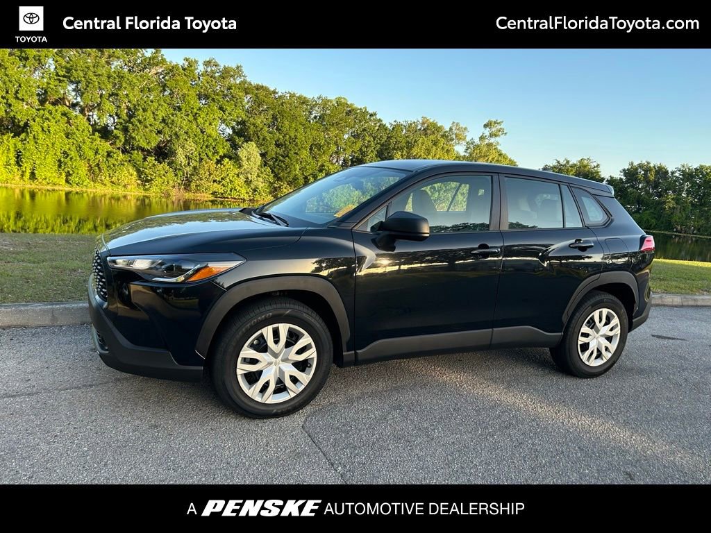 Used 2024 Toyota Corolla Cross L FWD image 1