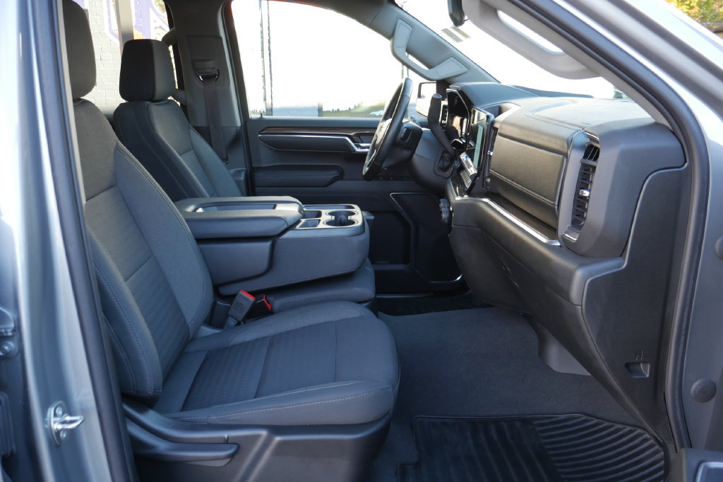 Used 2023 Chevrolet Silverado 1500 LT AWD/4WD image 8