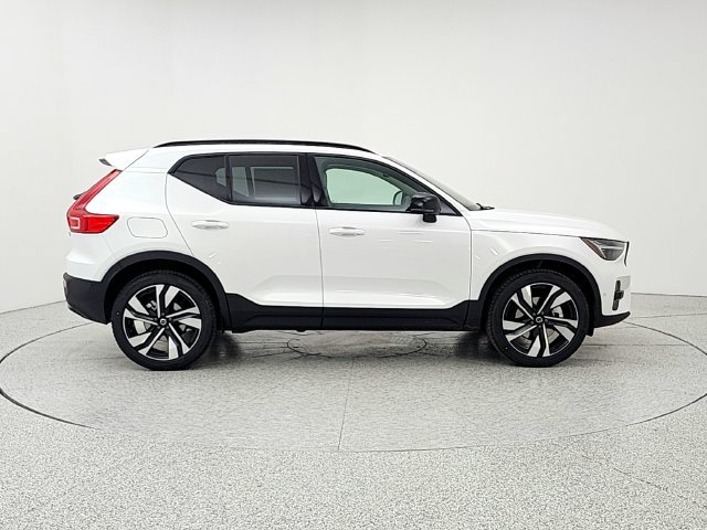 New 2026 Volvo XC40 B5 Ultra w/ Climate Package AWD/4WD image 4