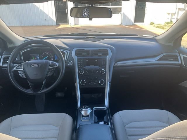 Used 2018 Ford Fusion S FWD image 4