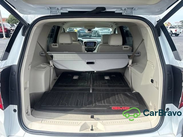 Used 2023 GMC Acadia Denali w/ Denali Technology Package FWD image 9
