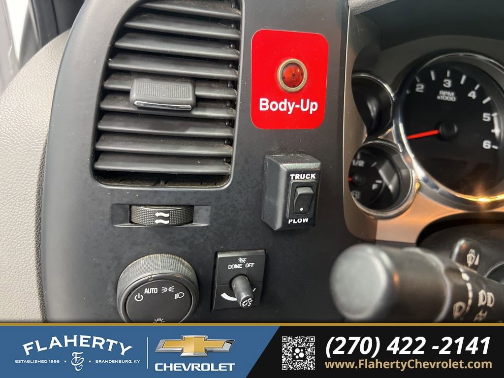 Used 2009 Chevrolet Silverado 3500 W/T w/ Snow Plow Prep Package image 19
