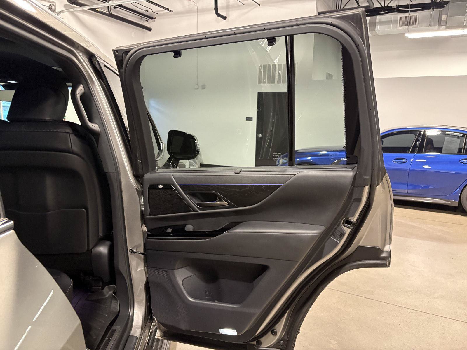 Used 2024 Lexus LX 600 4WD w/ Luxury Package image 39