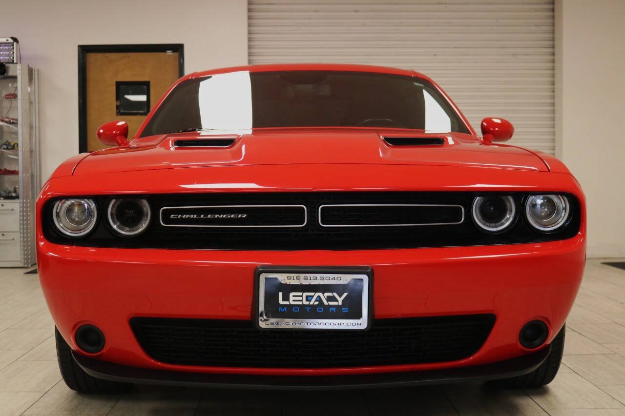 Used 2023 Dodge Challenger SXT RWD image 4
