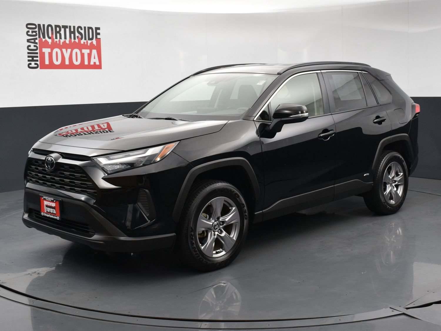 Used 2025 Toyota RAV4 LE AWD/4WD image 8
