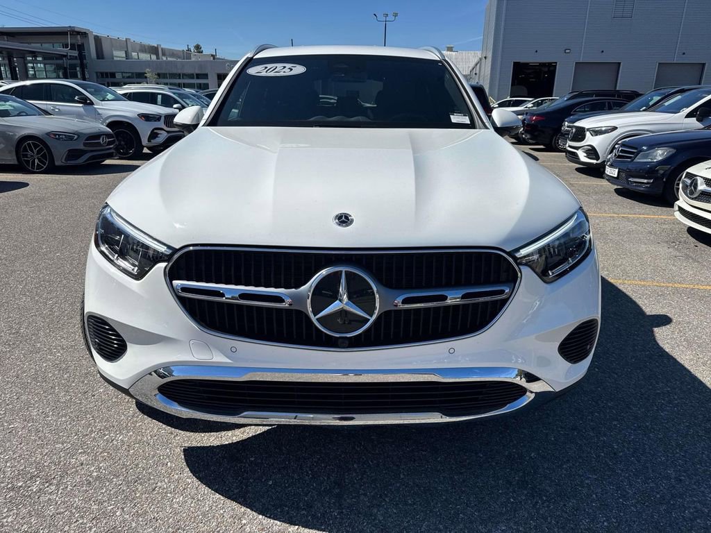 Used 2025 Mercedes-Benz GLC 300 image 2