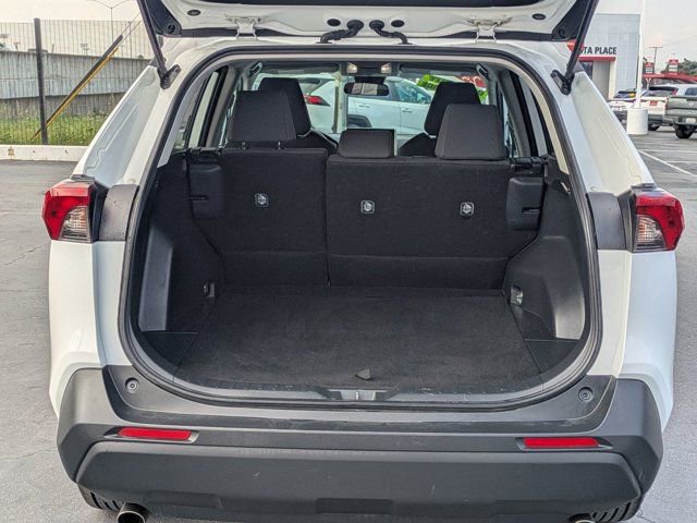 Used 2024 Toyota RAV4 LE image 9