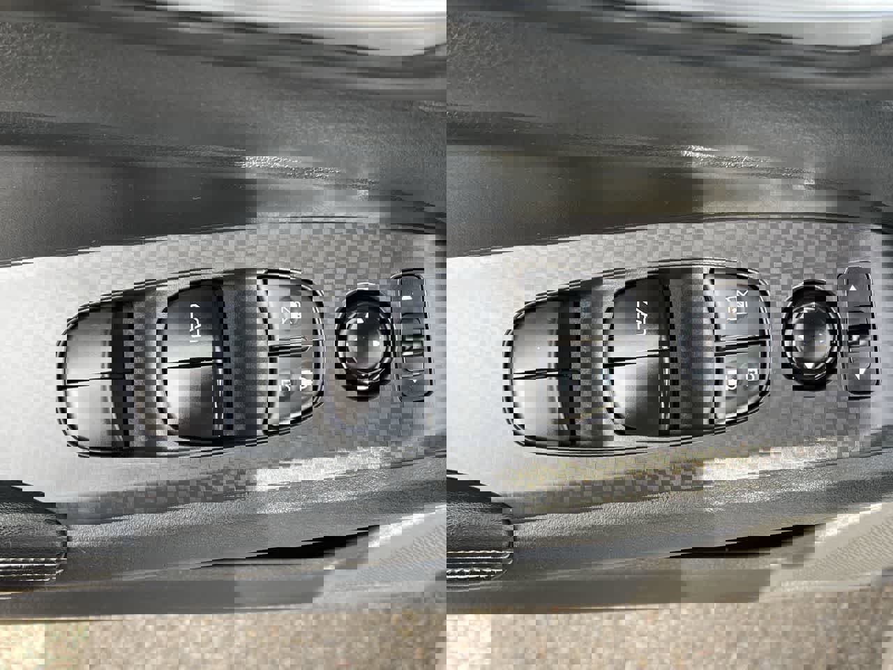 Used 2024 Nissan Altima 2.5 SV image 13