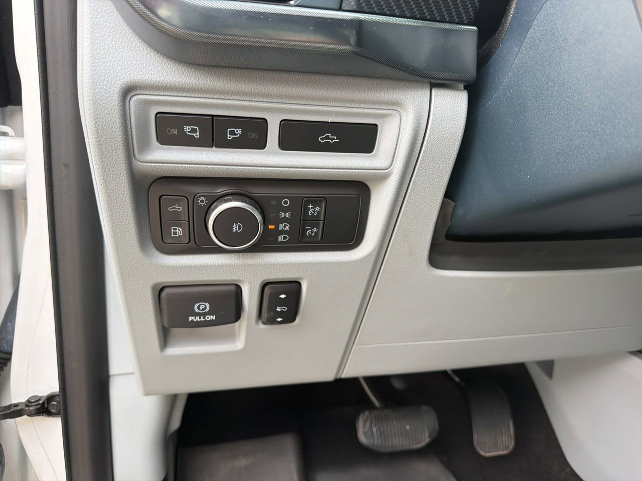 Used 2021 Ford F150 Limited AWD/4WD image 32