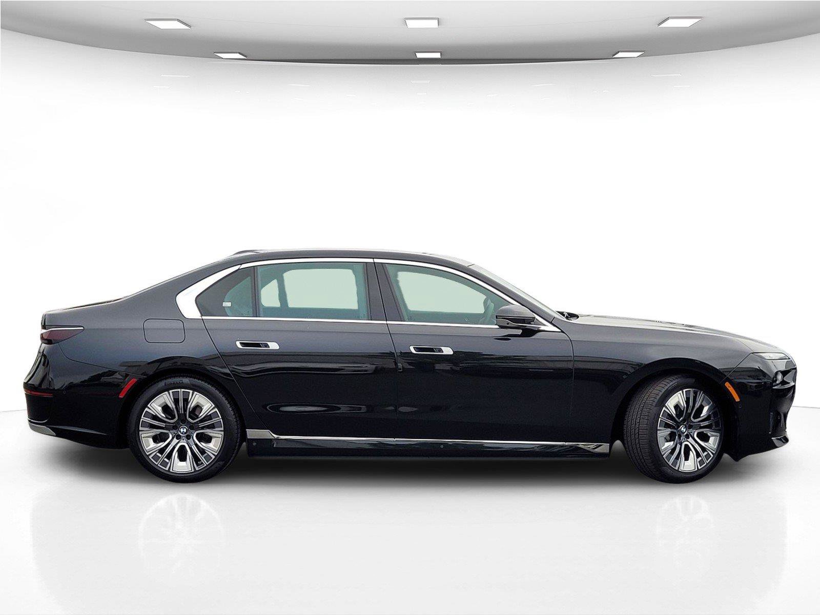 Used 2024 BMW i7 eDrive50 w/ Executive Package RWD image 6