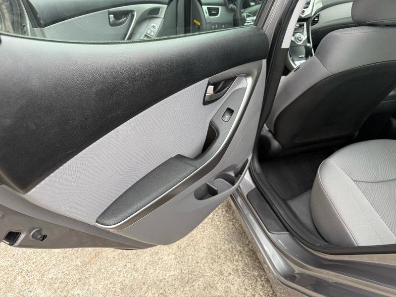 Used 2012 Hyundai Elantra GLS w/ Preferred Pkg 3 FWD image 27