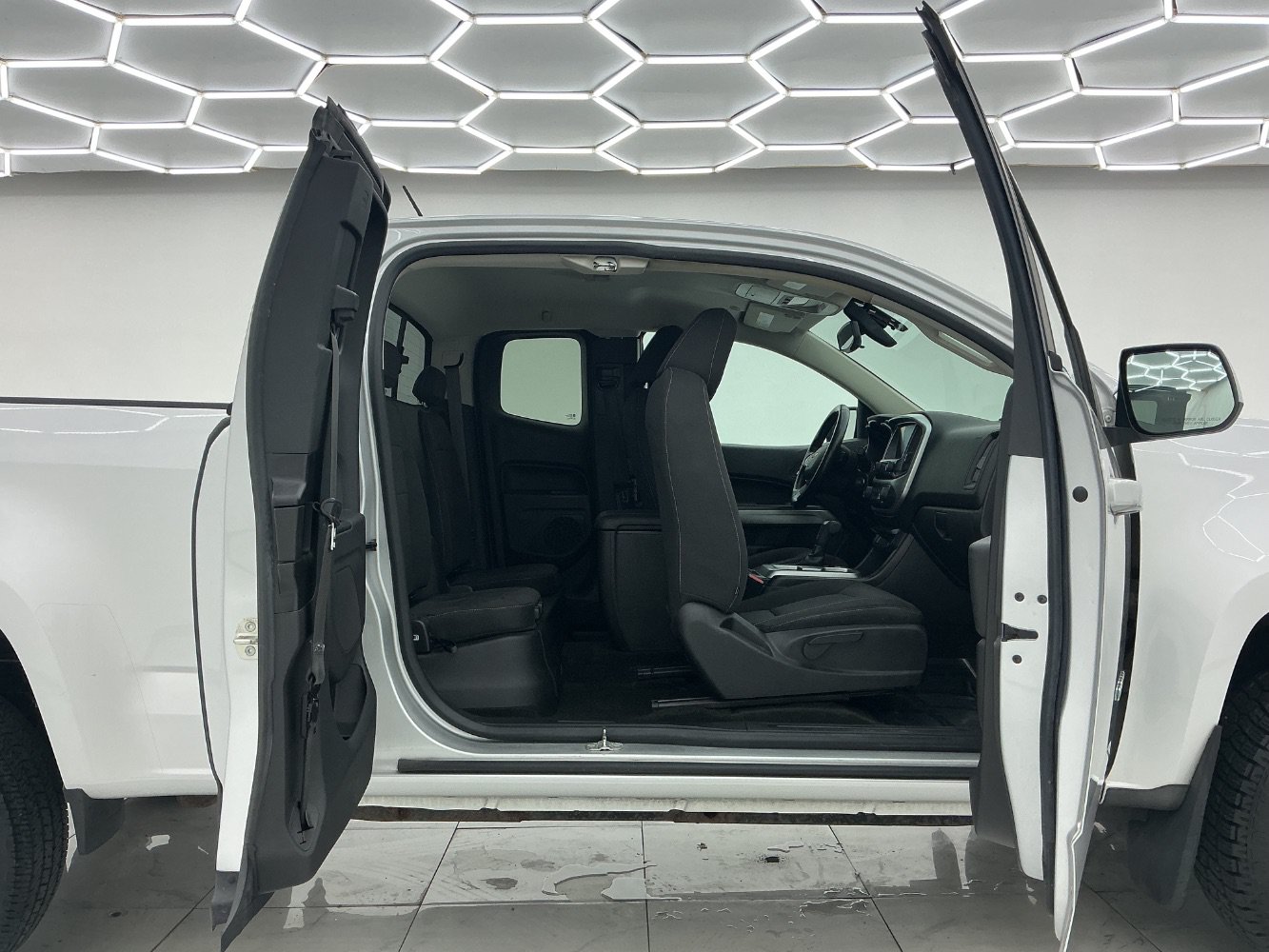 Used 2018 Chevrolet Colorado LT w/ LT Convenience Package AWD/4WD image 21